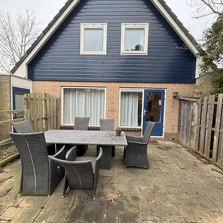 Expats House 6 Feriehus *