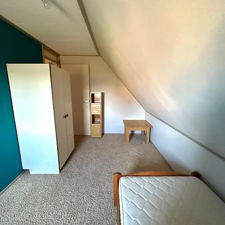Expats House 6 *