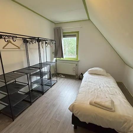 Expats House 6 *